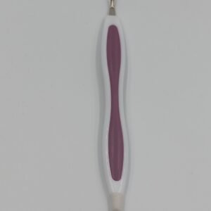 Cutical Cutter With Gel Pusher